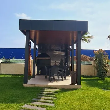 Family With Pool Eden Valley Apartment